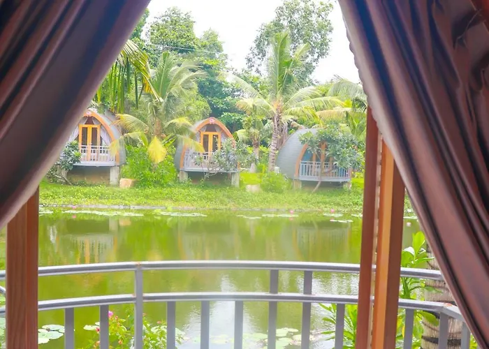 Khách sạn The Vista